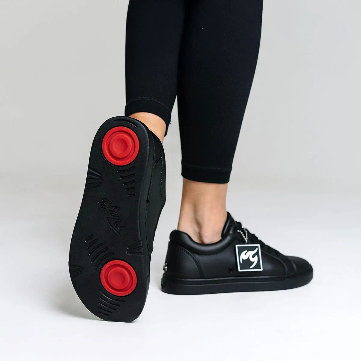 All-black | Low-top (Collective)