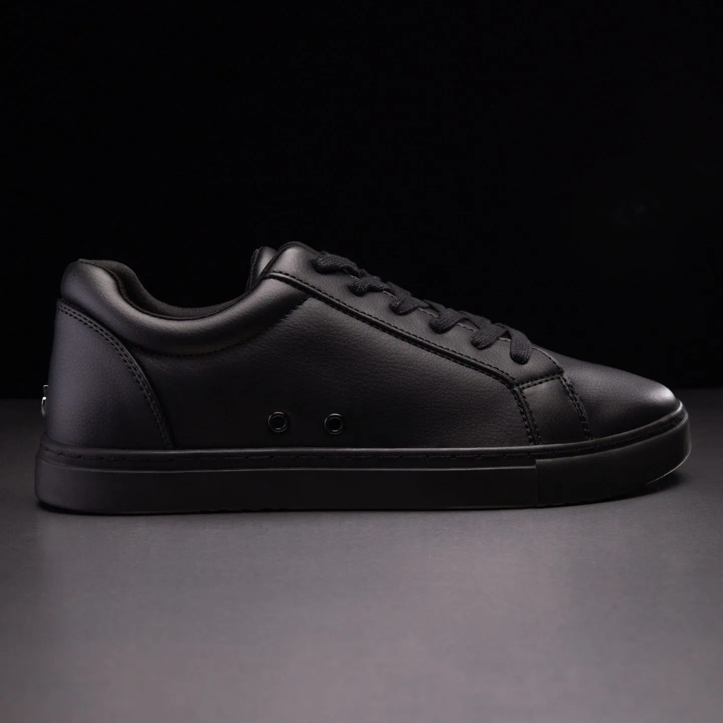 All-black | Low-top (Collective)