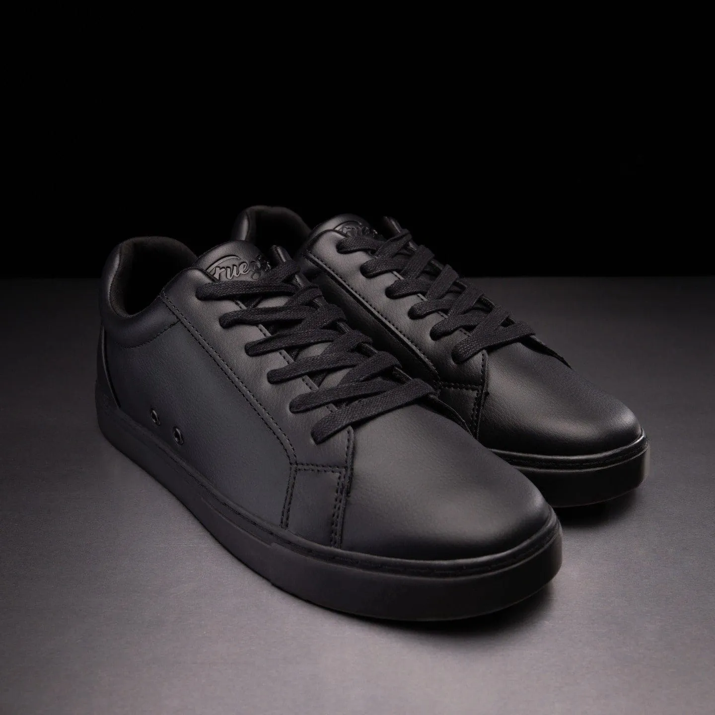 All-black | Low-top (Collective)