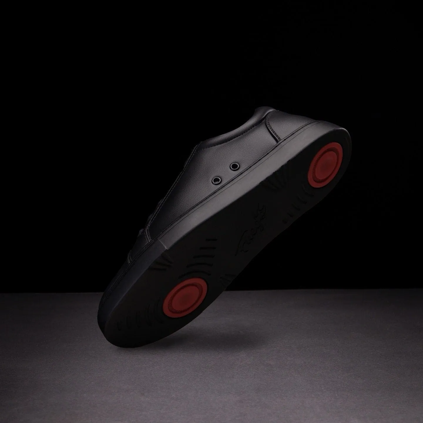 All-black | Low-top (Collective)