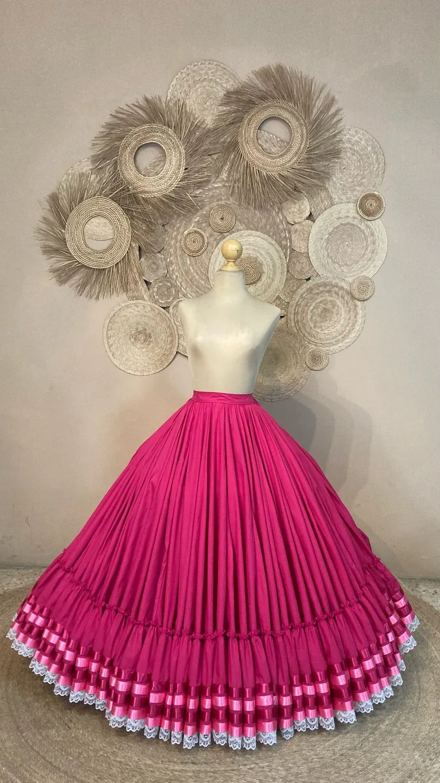 Hoja de Maiz Doble Vuelo Folklórico Practice Skirt – Rosa Mexicano