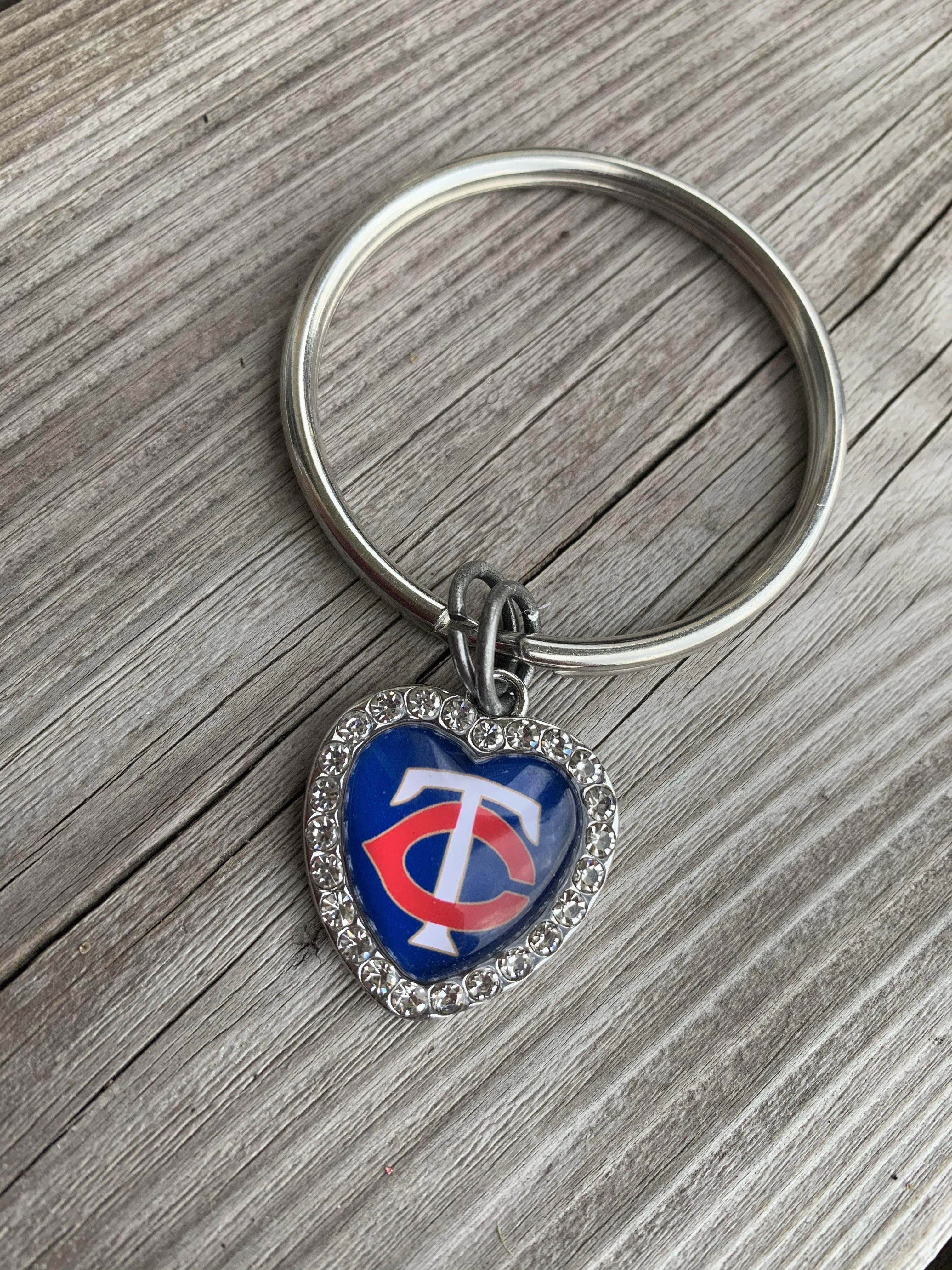 Keychains { Minnesota } Twins baseball. Vikings football. Wild hockey. Silver. MN.
